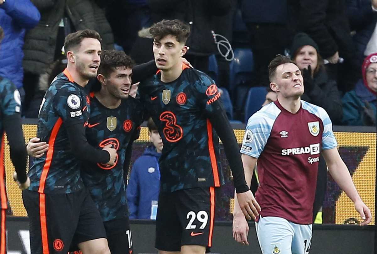 Soccer Football - Premier League - Burnley v Chelsea - Turf Moor, Burnley, Britain - March 5, 2022 Chelsea's Christian Pulisic celebrates scoring their fourth goal with teammates REUTERS
