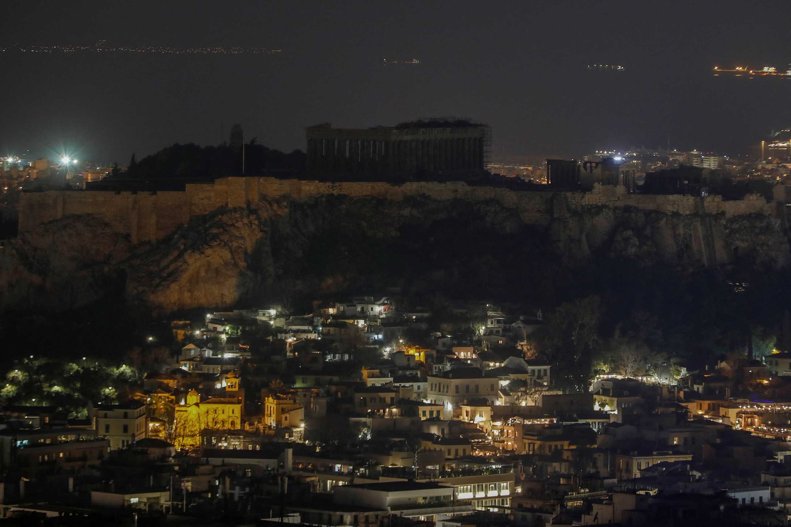 Ώρα της Γης: Για μία ώρα έσβησαν τα φώτα