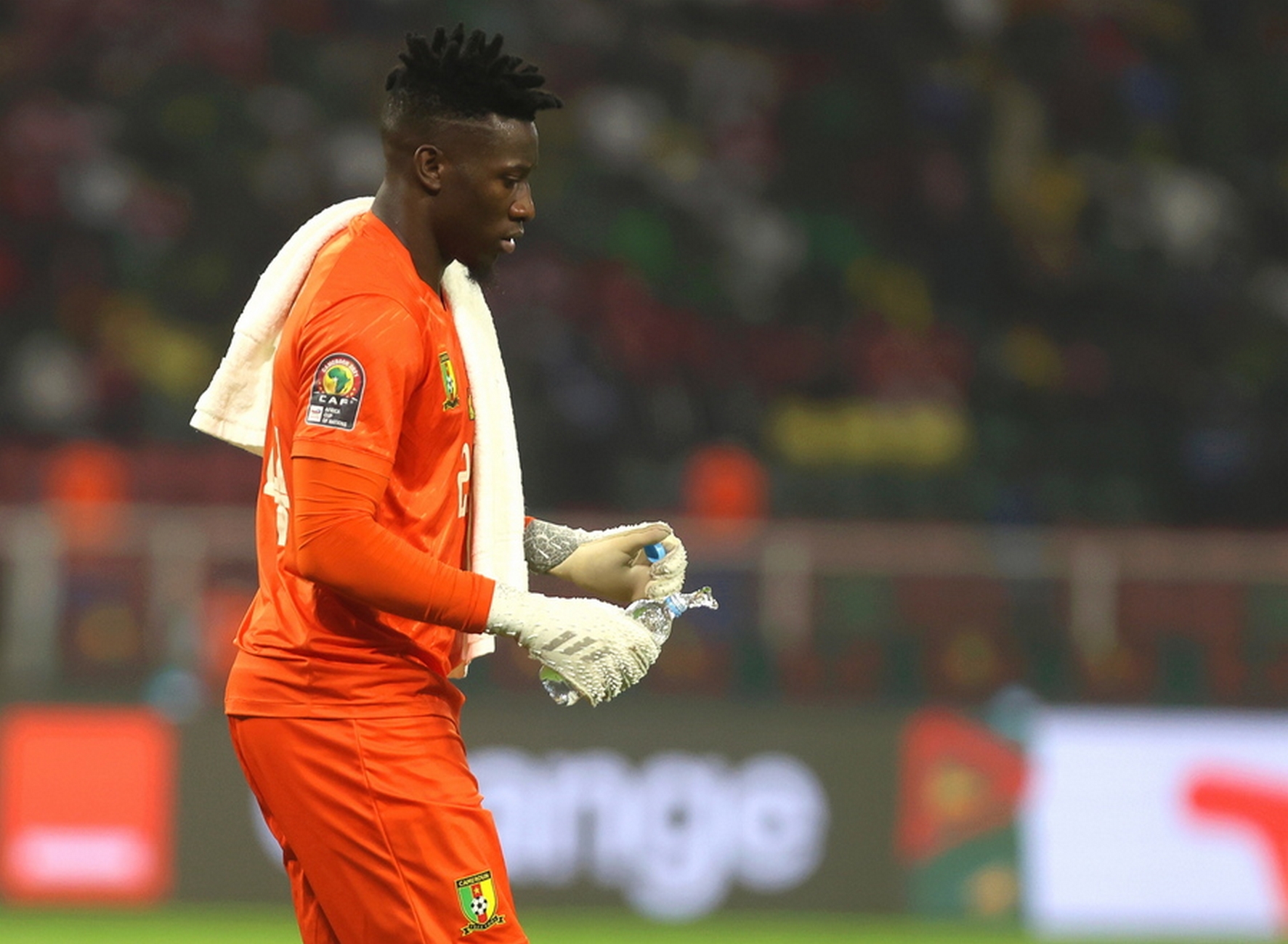 epa09725876 Cameroon's goalkeeper Andre Onana reacts during the 2021 Africa Cup of Nations AFCON semi final soccer match between Cameroon and Egypt in Yaounde, Cameroon, 03 February 2022.  EPA