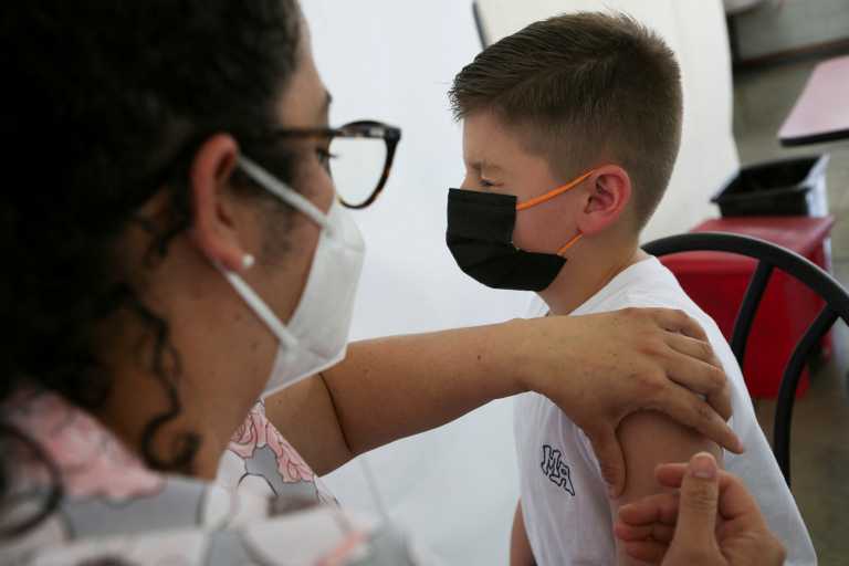 Κορονοϊός – Έρευνα: Το εμβόλιο Pfizer μειώνει κατά 68% τον κίνδυνο νοσηλείας των παιδιών 5 έως 11 ετών