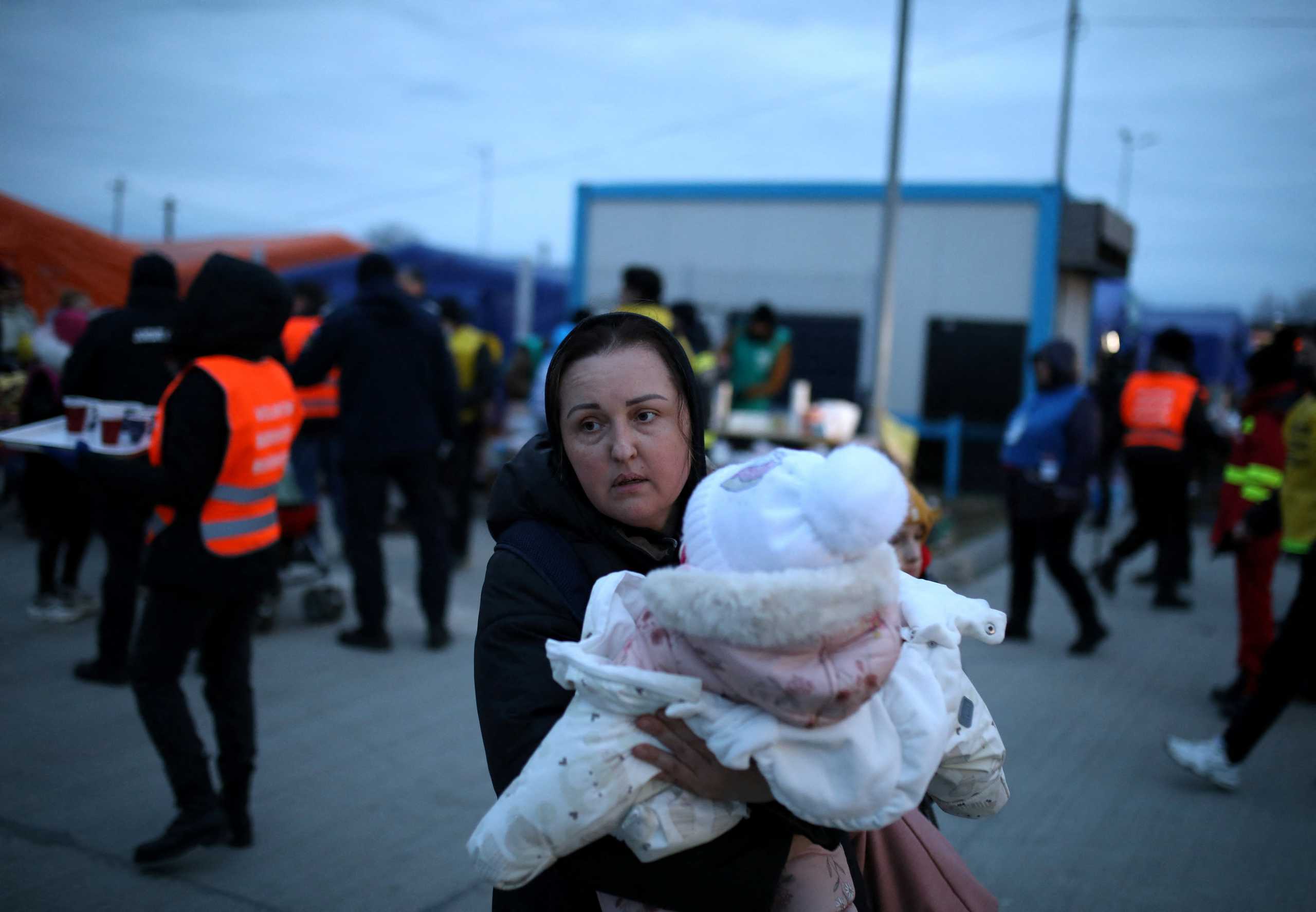 Πόλεμος στην Ουκρανία: Η Βρετανία ενδέχεται να χαλαρώσει τους κανόνες για την υποδοχή προσφύγων