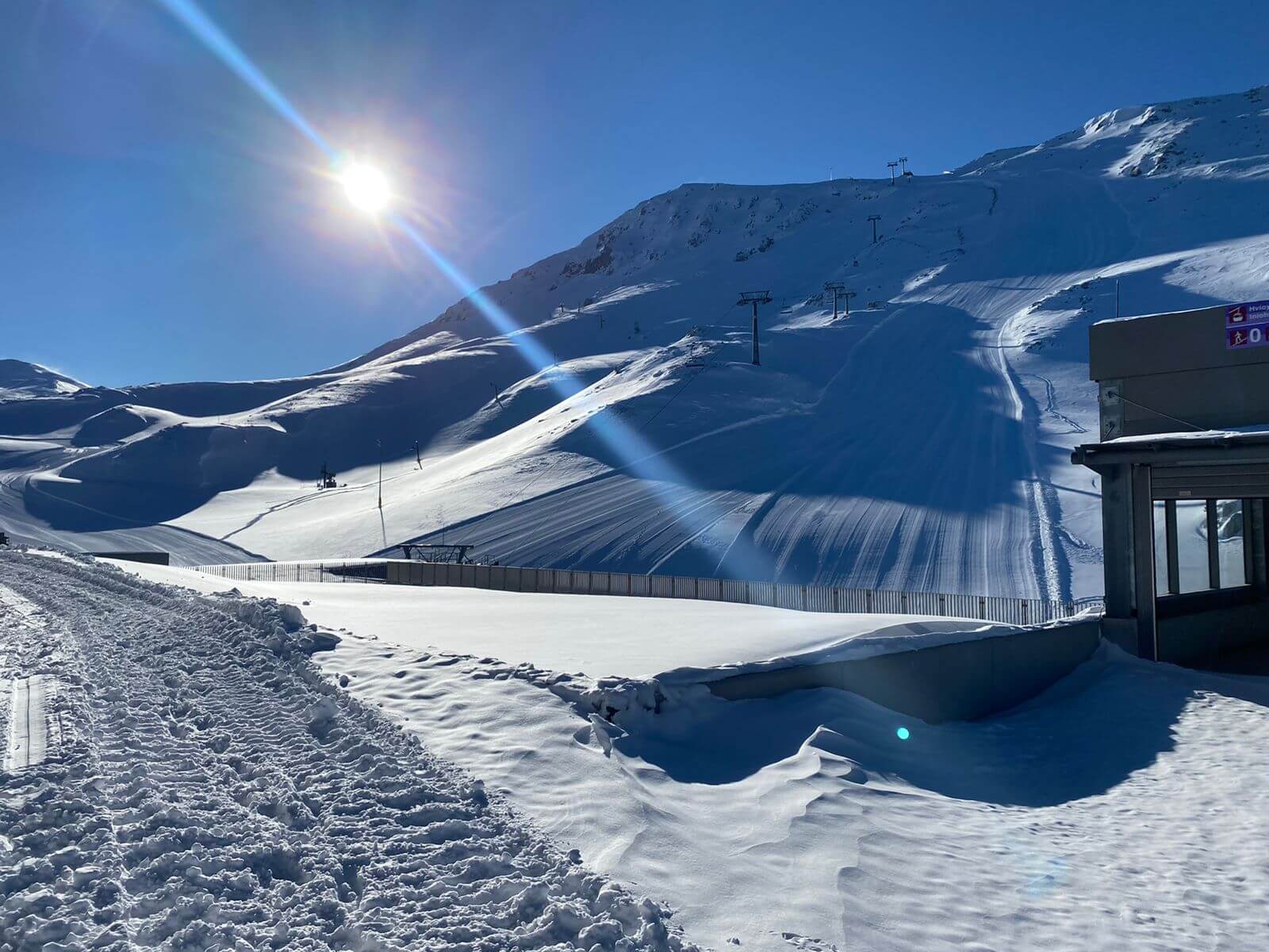Τριήμερο 25ης Μαρτίου: Ανοιξιάτικο νυχτερινό σκι στο Χιονοδρομικού Κέντρου Παρνασσού