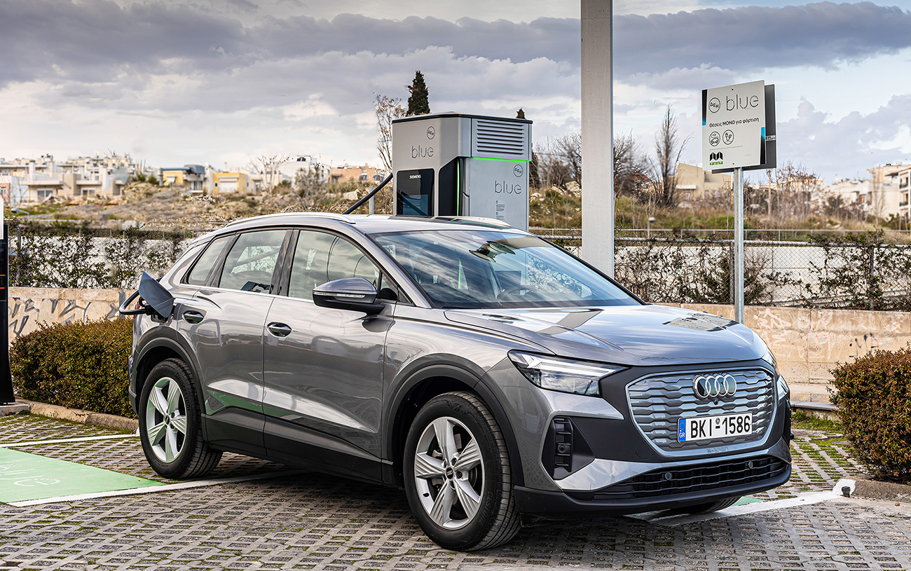 –›ÌÙÂ ıÂÒˆÔÒÙÈÛÙ›Ú ÛÙÁÌ ≈ÎÎ‹‰· ·¸ ÙÁÌ Kosmocar-Audi
? H Audi ıÎÔÔÈÂﬂ ÏÂ ÛıÌ›ÂÈ· ÙÁ ÛÙÒ·ÙÁ„ÈÍﬁ ‚ÄúVorsprung 2030‚Äù, ›˜ÔÌÙ·Ú ÛﬁÏÂÒ· ÛÙÁ „Í‹Ï·
ÙÁÚ ÂÙ‹ ·ÏÈ„˛Ú ÁÎÂÍÙÒÈÍ‹ ÏÔÌÙ›Î·, ﬁ‰Á ‰È·Ë›ÛÈÏ· Í·È ÛÙÁÌ ≈ÎÎ‹‰·
? ÃÂ ÛÙ¸˜Ô ÙÁÌ ıÔÛÙﬁÒÈÓÁ ÙÁÚ ‰È‹‰ÔÛÁÚ ÙÁÚ ÁÎÂÍÙÒÔÍﬂÌÁÛÁÚ ÛÙÁ ˜˛Ò· Ï·Ú, Á Kosmocar-Audi
Â„Í·Ù›ÛÙÁÛÂ ›ÌÙÂ ıÂÒˆÔÒÙÈÛÙ›Ú (hyperchargers) ÁÎÂÍÙÒÈÍ˛Ì ·ıÙÔÍÈÌﬁÙ˘Ì ÈÛ˜˝ÔÚ 180 kW,
ÛÂ ·ÌÙﬂÛÙÔÈ˜· ÛÁÏÂﬂ· ÙÔı ‰ÈÍÙ˝Ôı ÙÁÚ
? œÈ ›ÌÙÂ ıÂÒˆÔÒÙÈÛÙ›Ú ‚ÒﬂÛÍÔÌÙ·È ÛÙÁÌ ¡ËﬁÌ· (·¸ ›Ì·Ú ÛÂ Ã·ÒÔ˝ÛÈ Í·È ¡Ò„ıÒÔ˝ÔÎÁ),
ÛÙÁ »ÂÛÛ·ÎÔÌﬂÍÁ, Ù· …˘‹ÌÌÈÌ· Í·È ÙÁ —¸‰Ô Í·È ÂﬂÌ·È ‰È·Ë›ÛÈÏÔÈ „È· ˆ¸ÒÙÈÛÁ ÁÎÂÍÙÒÈÍ˛Ì
·ıÙÔÍÈÌﬁÙ˘Ì Í‹ËÂ Ï‹ÒÍ·Ú
« Audi ‰È·‰Ò·Ï·ÙﬂÊÂÈ Ò˘Ù·„˘ÌÈÛÙÈÍ¸ Ò¸ÎÔ ÛÙÁÌ ÁÎÂÍÙÒÔÍﬂÌÁÛÁ. ’ÎÔÔÈÂﬂ ÏÂ Ù·˜ÂﬂÚ ÒıËÏÔ˝Ú ÙÁ
ÛÙÒ·ÙÁ„ÈÍﬁ ÏÂÙ·Û˜ÁÏ·ÙÈÛÏÔ˝ ‚ÄúVorsprung 2030‚Äù, Á ÔÔﬂ· ÒÔ‚Î›ÂÈ Á ÂÙ·ÈÒÂﬂ· Ì· ›˜ÂÈ ÛÙÁ „Í‹Ï·
ÙÁÚ ÂÒÈÛÛ¸ÙÂÒ· ·¸ 20 ·ÏÈ„˛Ú ÁÎÂÍÙÒÈÍ‹ ÏÔÌÙ›Î· Ï›˜ÒÈ ÙÔ 2025, ÂÌ˛ ·¸ ÙÔ 2026 ¸Î· Ù·
Í·ÈÌÔ˝Ò„È· ·ıÙÔÍﬂÌÁÙ· Ôı Ë· Î·ÌÛ‹ÒÂÈ Á Ï‹ÒÍ· Ë· ÂﬂÌ·È ·ÔÍÎÂÈÛÙÈÍ‹ ÁÎÂÍÙÒÈÍ‹.
”Â ·„Í¸ÛÏÈÔ ÂﬂÂ‰Ô, ÔÈ ÂÎ‹ÙÂÚ ·ÌÙ·ÔÍÒﬂÌÔÌÙ·È ÛÙÁ ÛÙÒ·ÙÁ„ÈÍﬁ ÙÁÚ Audi, ÏÂ ÙÈÚ ·Ò·‰¸ÛÂÈÚ
·ÏÈ„˛Ú ÁÎÂ