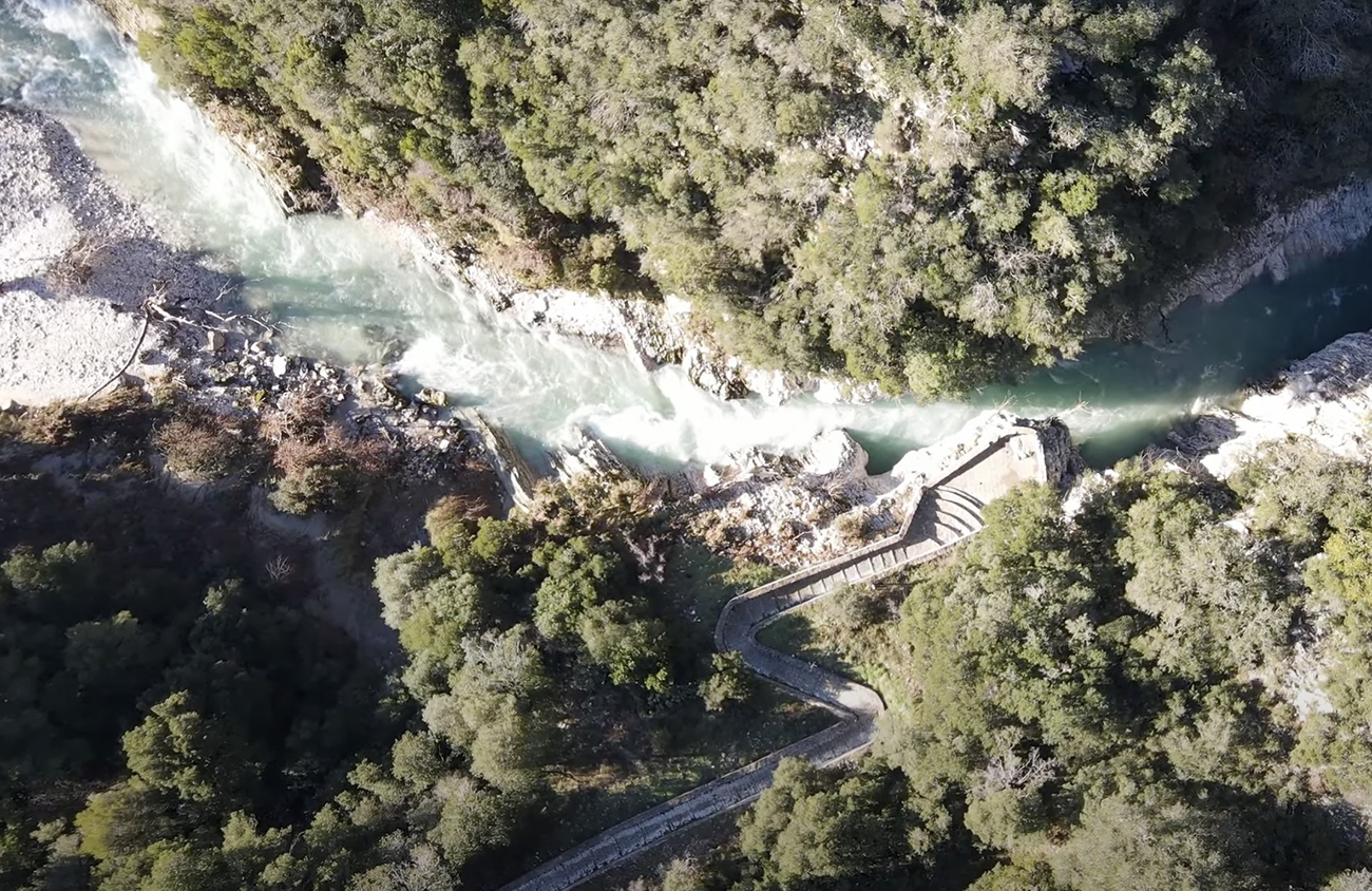 Πύλες του Άδη: Εκεί που κατά τη μυθολογία βρισκόταν ο Κέρβερος