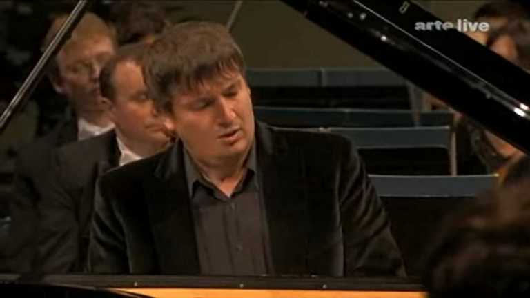 Διάσημος Ρώσος πιανίστας στηρίζει την εισβολή στην Ουκρανία και προκαλεί αγανάκτηση