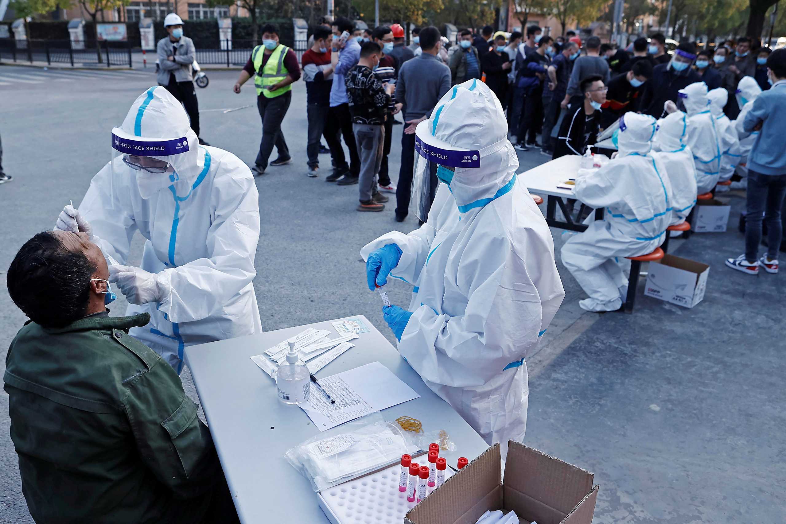 Κίνα – Κορονοϊός: Ρεκόρ διετίας με 3.393 νέα κρούσματα