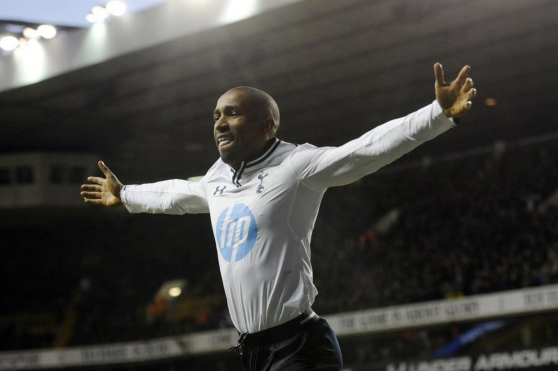 epa04015620 Tottenham Hotspur's Jermain Defoe celebrates scoring a goal against Crystal Palace during the English Premier League soccer match between Tottenham Hotspurs and Crystal Palace at White Hart Lane in London, Britain, 11 January 2014.  EPA