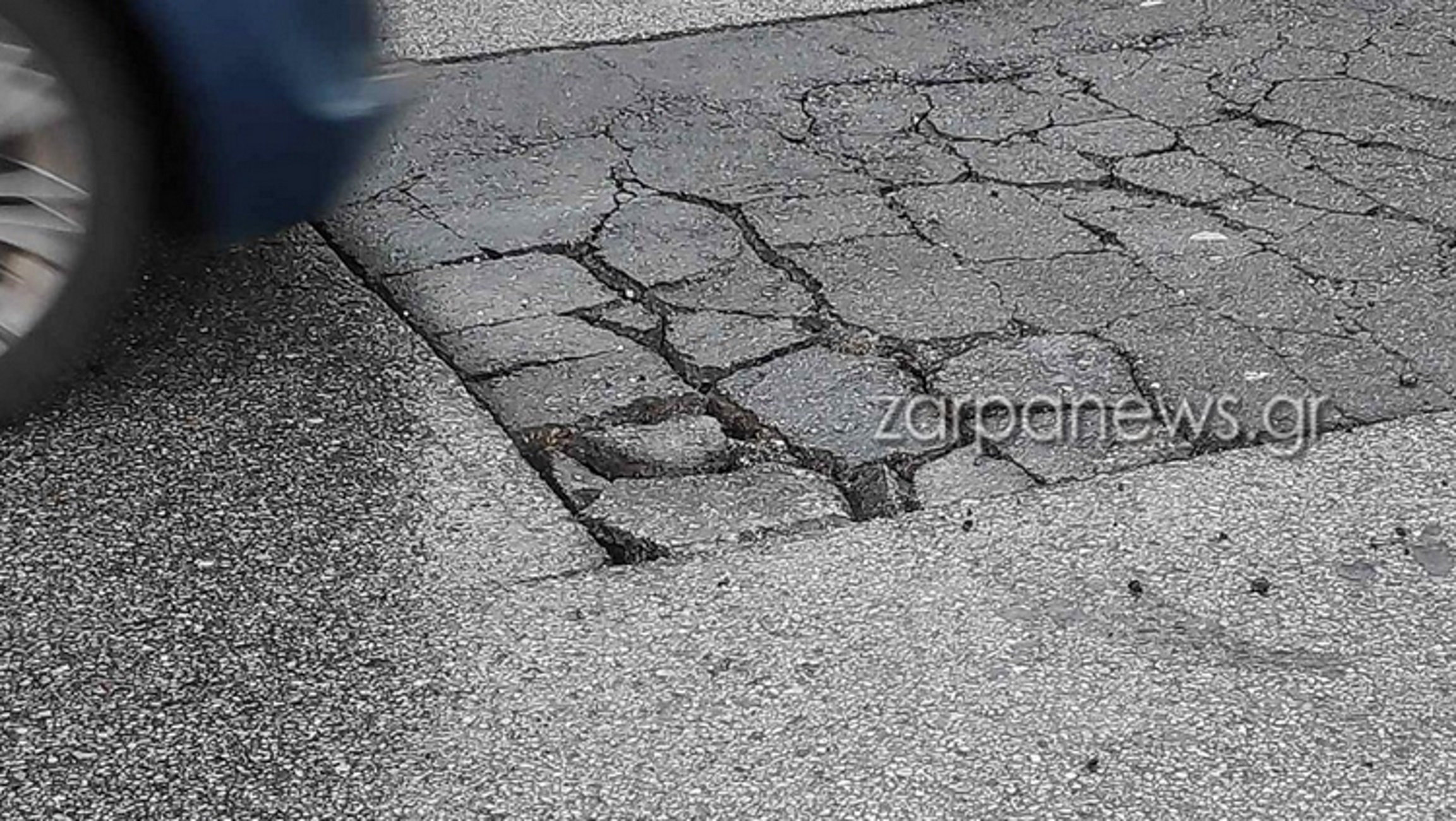 Χανιά: Έγινε και καθίζηση στον δρόμο με τα «μπαλώματα» – Η στιγμή που περνάει αυτοκίνητο