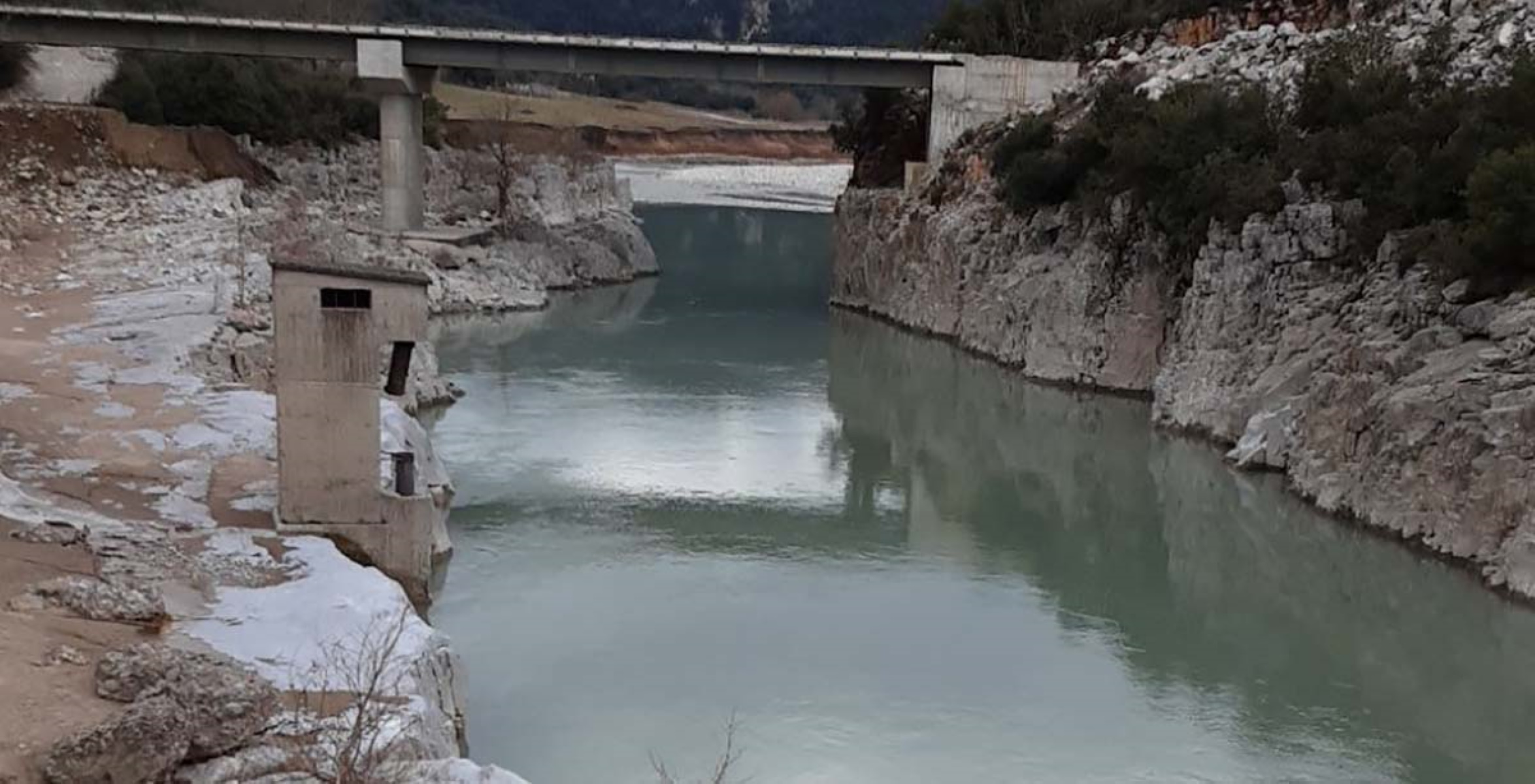 Αγωνία για 50χρονη αγνοούμενη – Βρέθηκαν ρούχα της στον Αχελώο