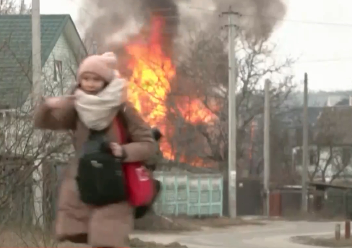 Πόλεμος στην Ουκρανία: Συγκλονιστικό βίντεο ντοκουμέντο του Mega από τους βομβαρδισμούς στο Ιρπίν