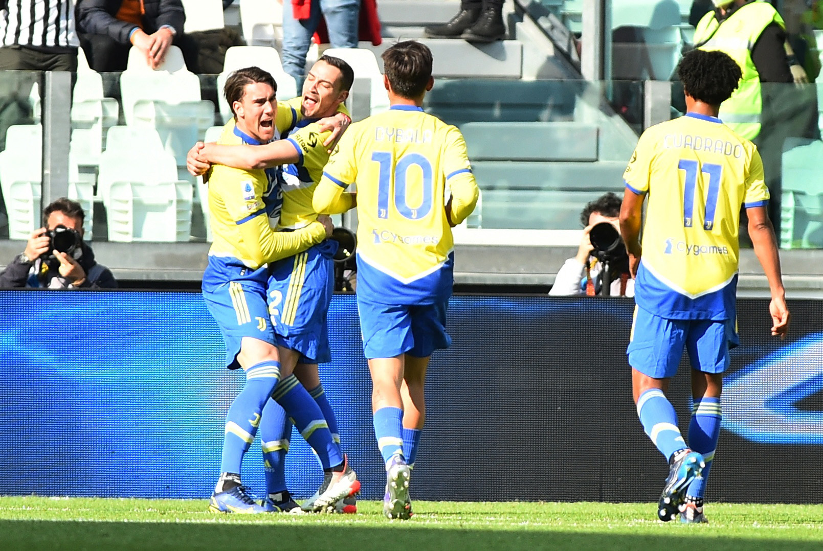 Soccer Football - Serie A - Juventus v Salernitana - Allianz Stadium, Turin, Italy - March 20, 2022 Juventus' Dusan Vlahovic celebrates scoring their second goal with teammates REUTERS