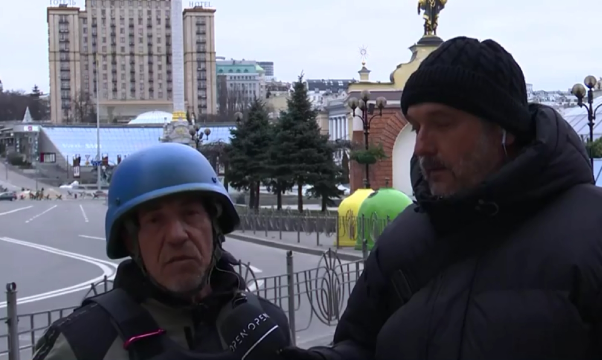 Πόλεμος στην Ουκρανία: Πολιτοφύλακες σημάδεψαν με όπλο έλληνα εικονολήπτη
