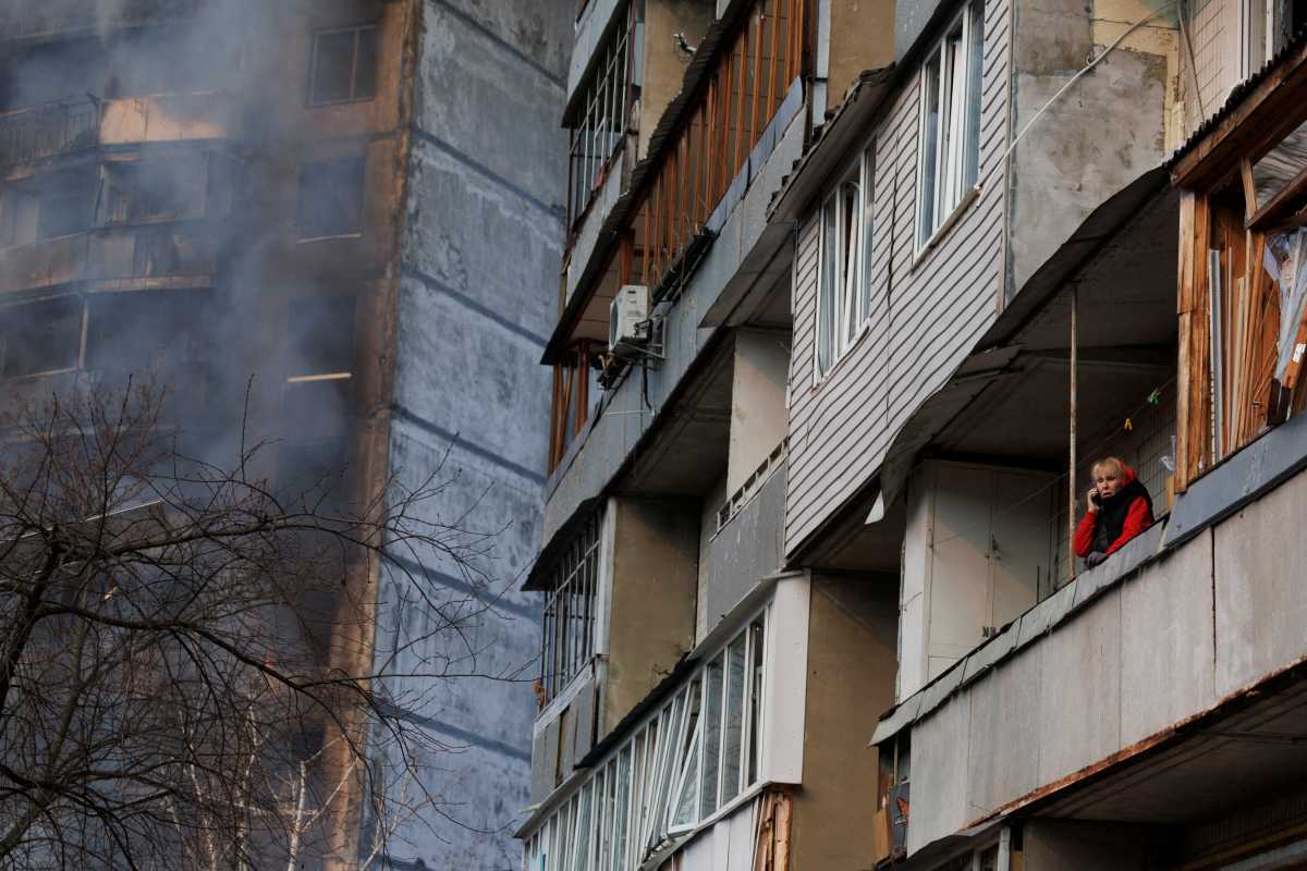 Πόλεμος στην Ουκρανία: Ρώσοι βομβάρδισαν σπίτια και γραμμή φυσικού αερίου στο Κίεβο