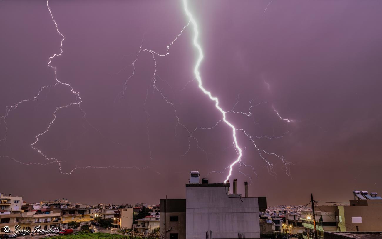 Κρήτη – κακοκαιρία: Χαλάζι, χιόνια και κρύο – Κεραυνός ξύπνησε το Ηράκλειο