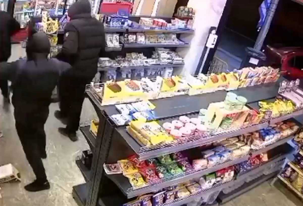 Θεσσαλονίκη: Βίντεο ντοκουμέντο από  ληστεία σε μίνι μάρκετ – To ξέσπασμα του ιδιοκτήτη στην κάμερα