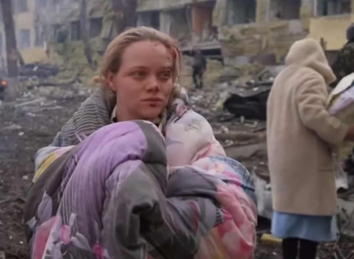 Πόλεμος στην Ουκρανία: Τρεις νεκροί, ανάμεσά τους μία εξάχρονη, από τον βομβαρδισμό μαιευτηρίου