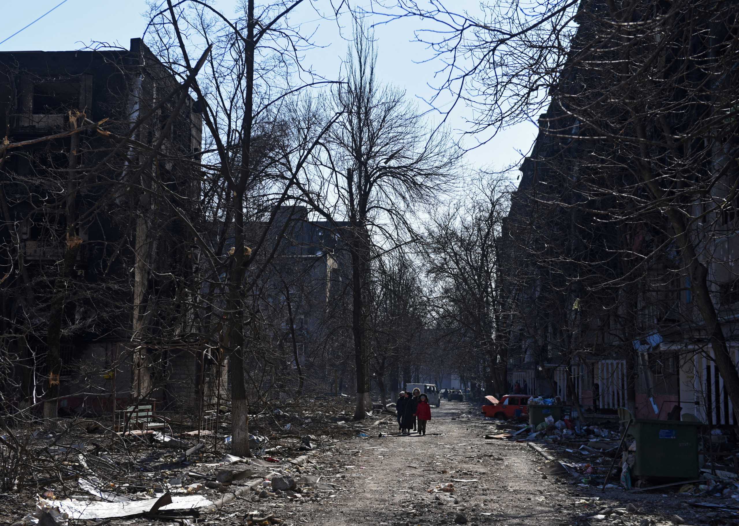 Πόλεμος στην Ουκρανία: Απαγάγουν πολίτες από τη Μαριούπολη και τους πάνε σε ρωσικό έδαφος