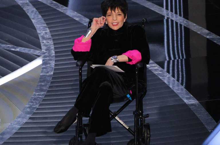 Στιγμές που ξεχώρισαν στα Όσκαρ: Η Λάιζα Μινέλι σε αναπηρικό καροτσάκι και ο αδυνατισμένος Κόπολα