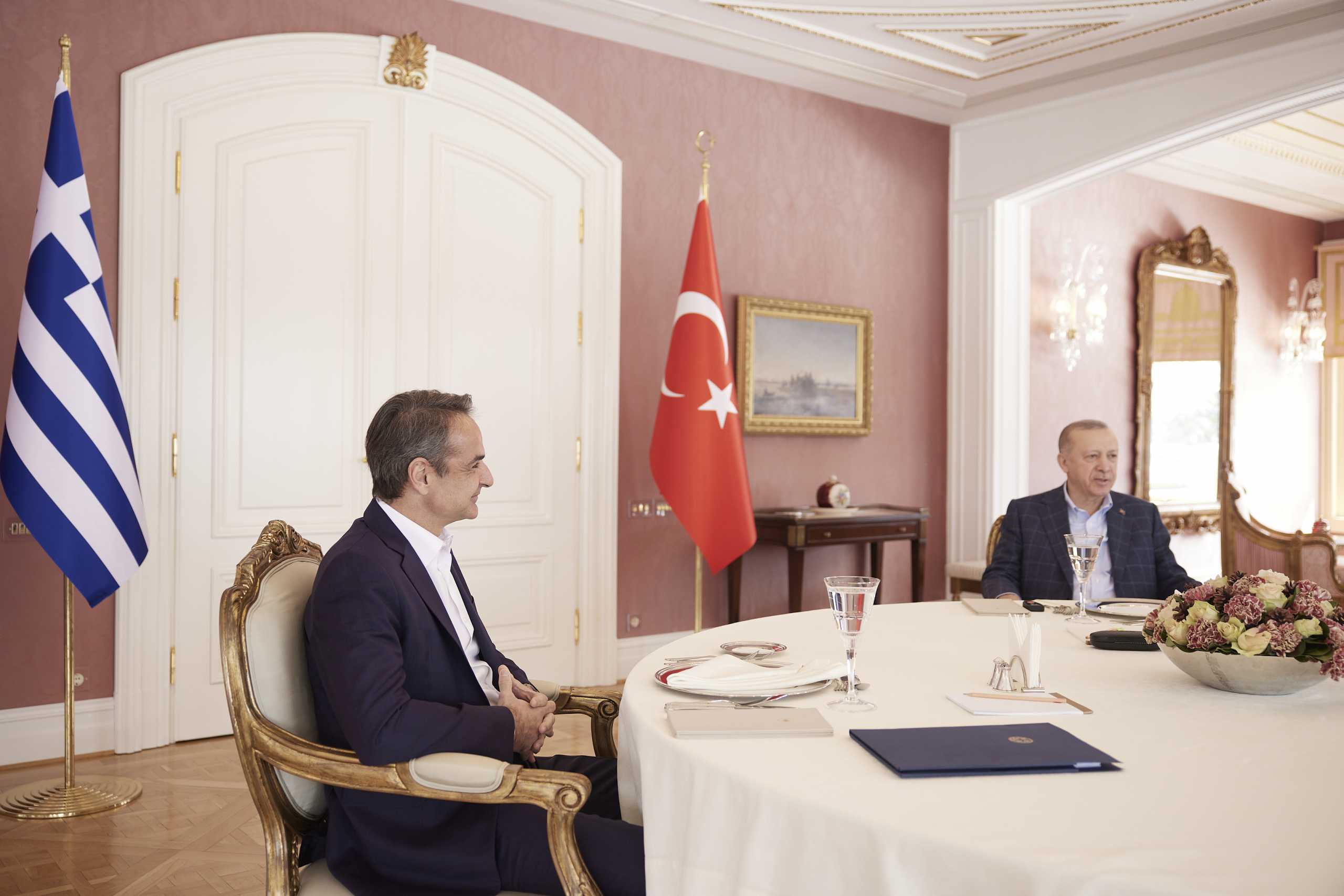 Τουρκία – Ομέρ Τσελίκ: Ο Μητσοτάκης μιλά σαν κυβερνήτης άλλων χωρών