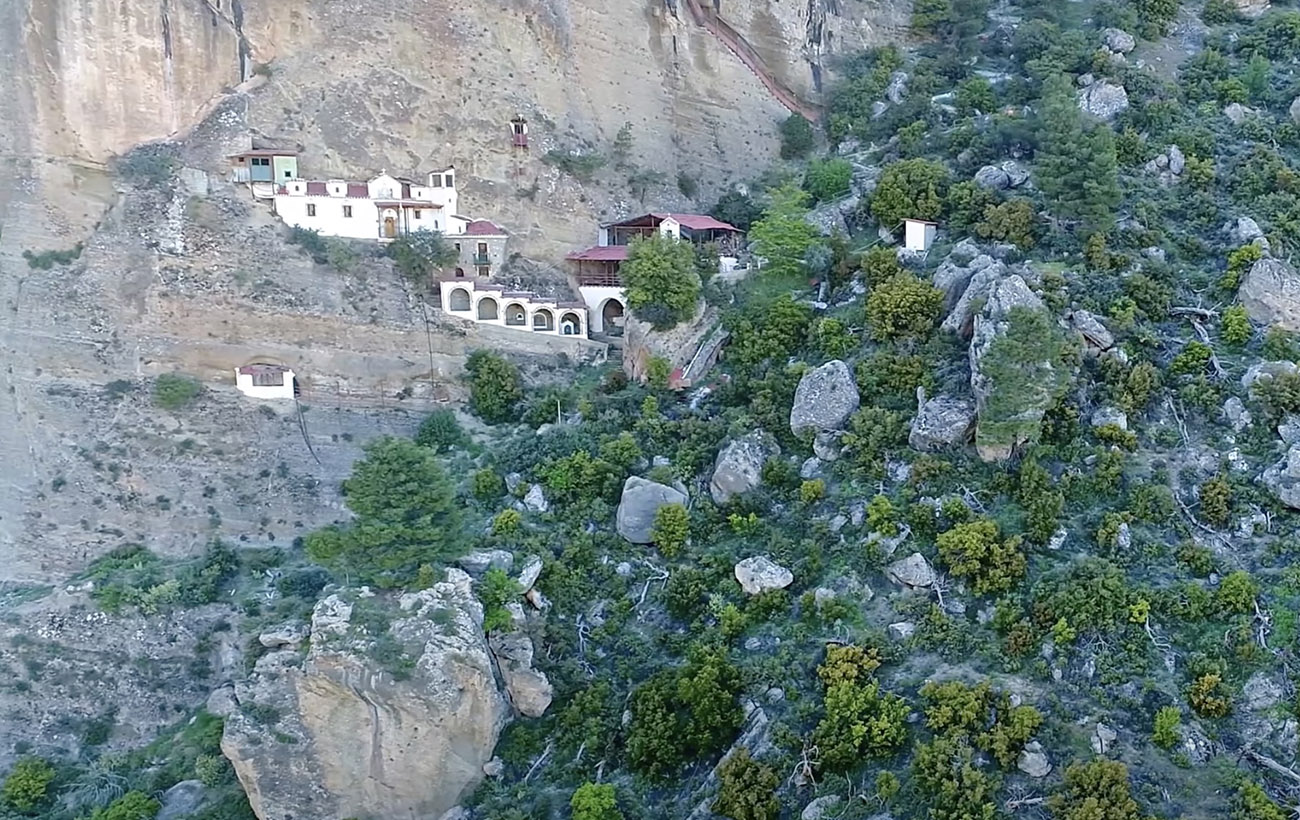 Το άγνωστο πολεμικό καταφύγιο και «κάθετο» μοναστήρι της Ελλάδας
