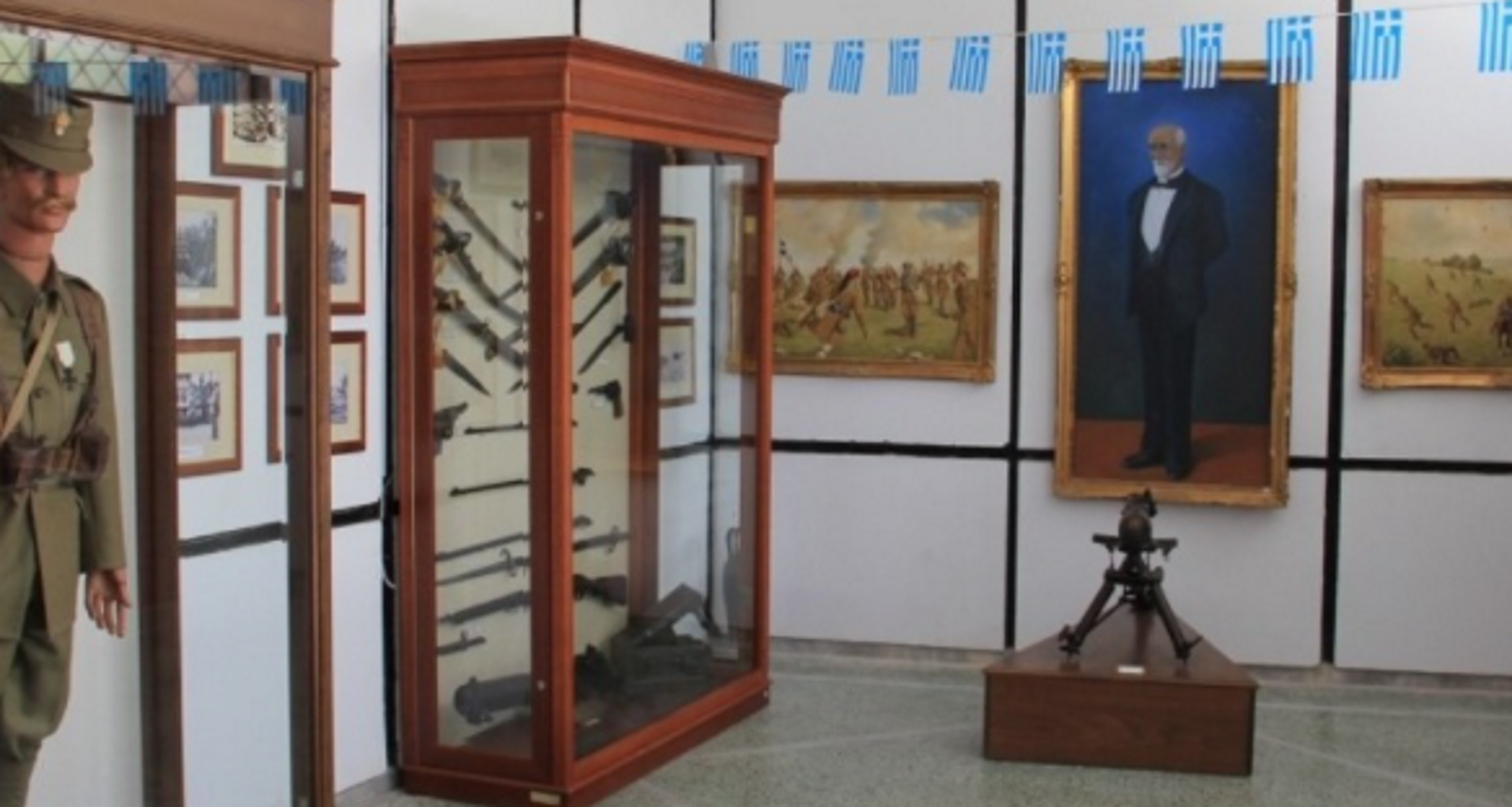 Λαγκαδάς: Επιδρομή στο Στρατιωτικό Μουσείο Λαχανά – 10 προτομές ηρώων έκαναν «φτερά»