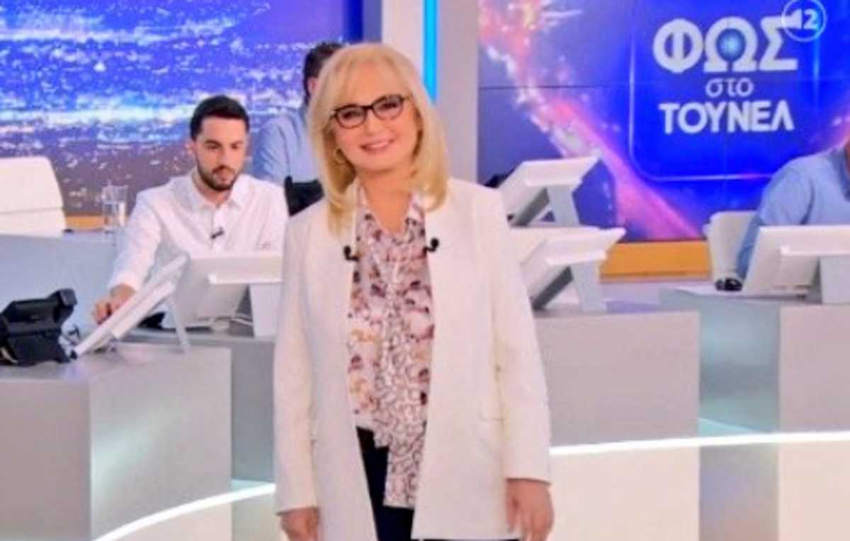 Αγγελική Νικολούλη: «Έπεσε» το twitter με το λευκό σακάκι που φόρεσε για το θρίλερ στην Πάτρα