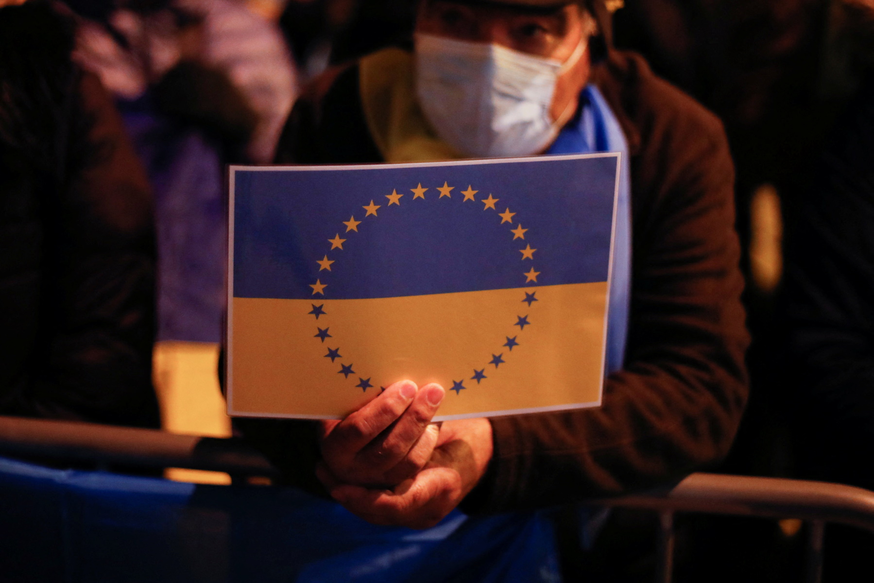 Πόλεμος στην Ουκρανία: Σφίγγει ο κλοιός στο Κίεβο – Περικυκλωμένη η Μαριούπολη