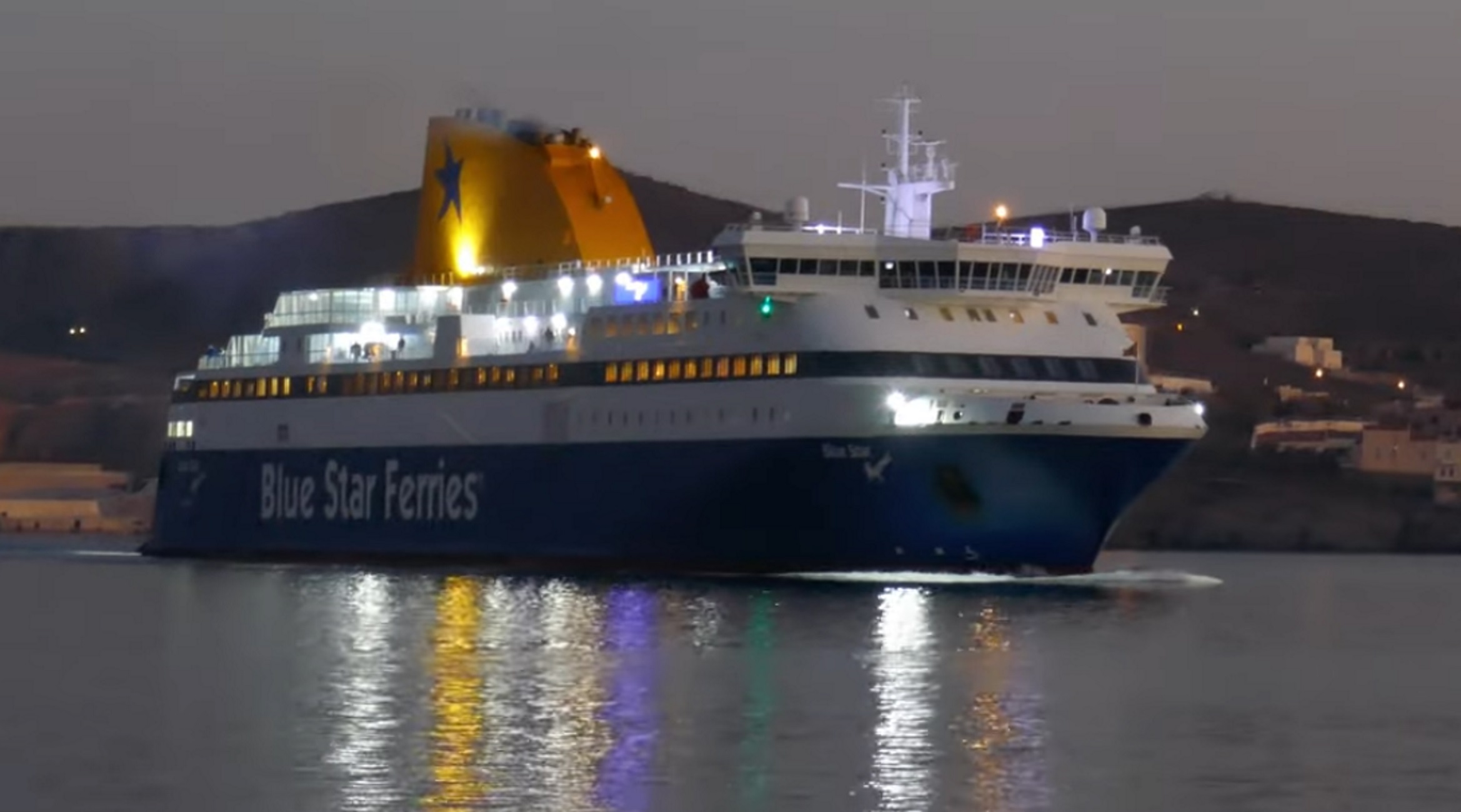 Σύρος: Ο καπετάνιος του Blue Star Myconos καθήλωσε τους πάντες στο λιμάνι – Πώς έφτασε το πλοίο