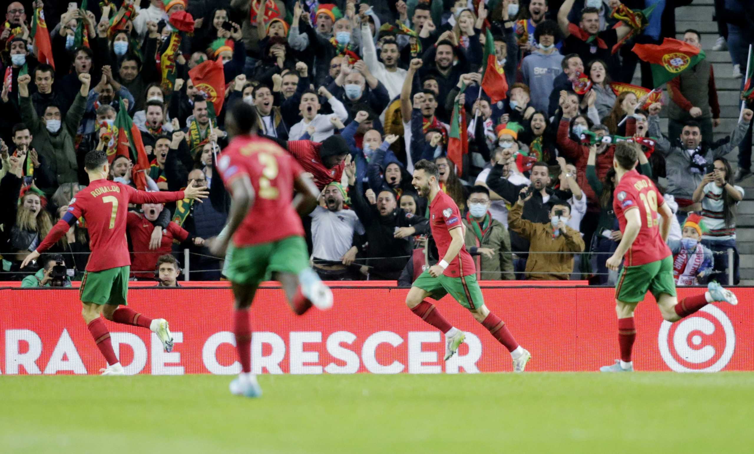 Soccer Football - World Cup - UEFA Qualifiers - Path C Playoff Final - Portugal v North Macedonia - Estadio do Dragao, Porto, Portugal - March 29, 2022 Portugal's Bruno Fernandes celebrates scoring their first goal REUTERS