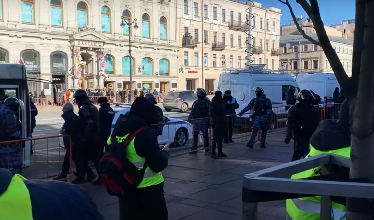 Πόλεμος στην Ουκρανία: Χιλιάδες συλλήψεις διαδηλωτών στη Ρωσία