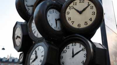 Αλλαγή ώρας 2023: Την Κυριακή (26/03) γυρίζουμε τα ρολόγια μας μία ώρα μπροστά
