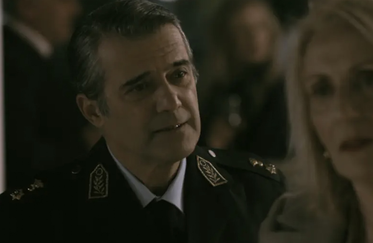 Σκοτεινή Θάλασσα: Ο Γεράσιμος κατηγορεί τη Σμαρώ για τις διαρροές από το αστυνομικό τμήμα