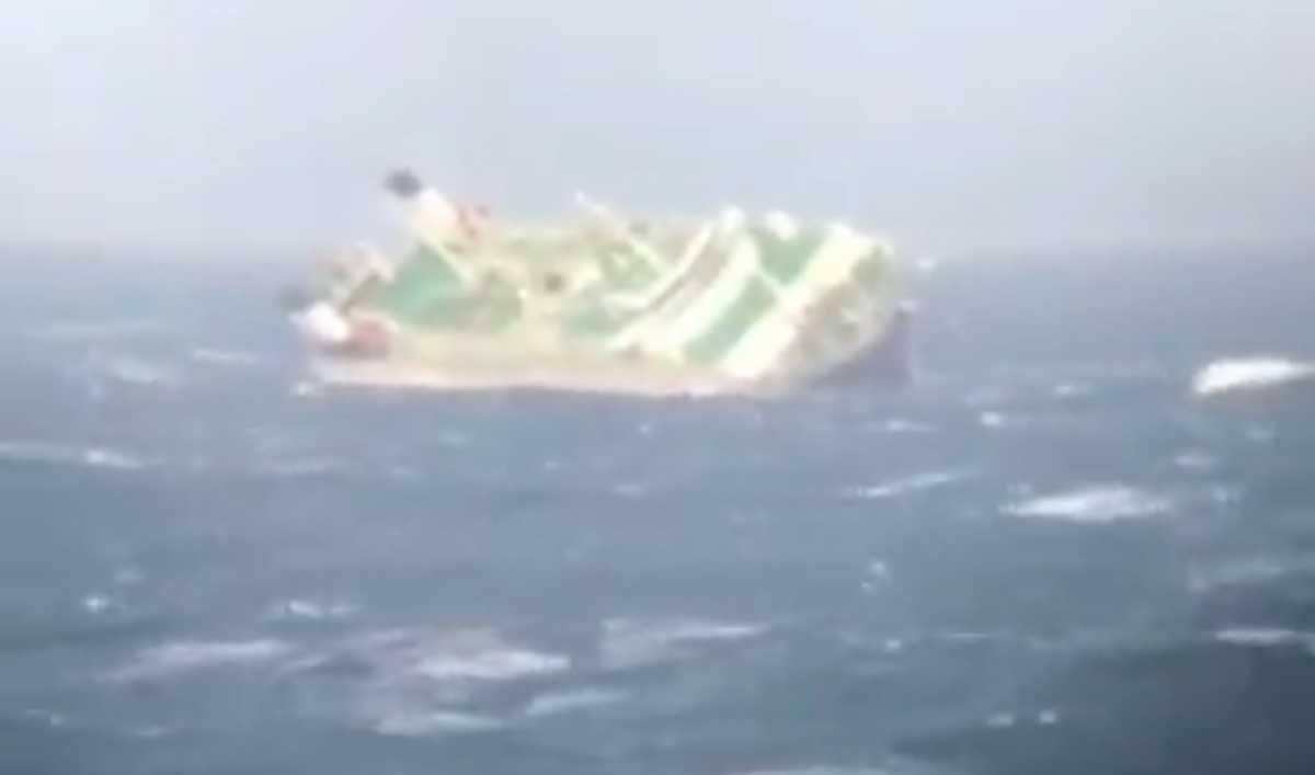 Ιράν: Βυθίστηκε πλοίο από τα Ηνωμένα Αραβικά Εμιράτα με 30 άτομα πλήρωμα – Βίντεο ντοκουμέντο