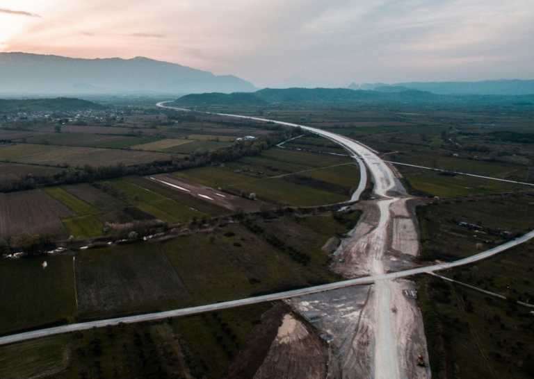 Τρίκαλα: Ο αυτοκινητόδρομος που θα δώσει πνοή στην περιοχή από ψηλά – Εντυπωσιακά πλάνα από drone