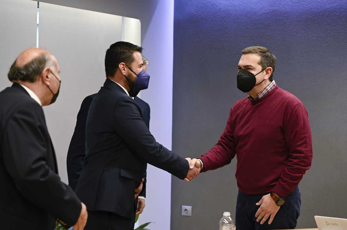 Αλέξης Τσίπρας: Οι «μέλισσες» έφαγαν τη δέσμευση Μητσοτάκη για την εθνική σύνταξη της μειονότητας