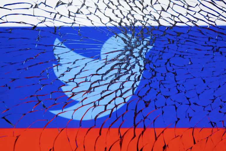 Το Twitter μπλόκαρε RT και Sputnik στην ΕΕ