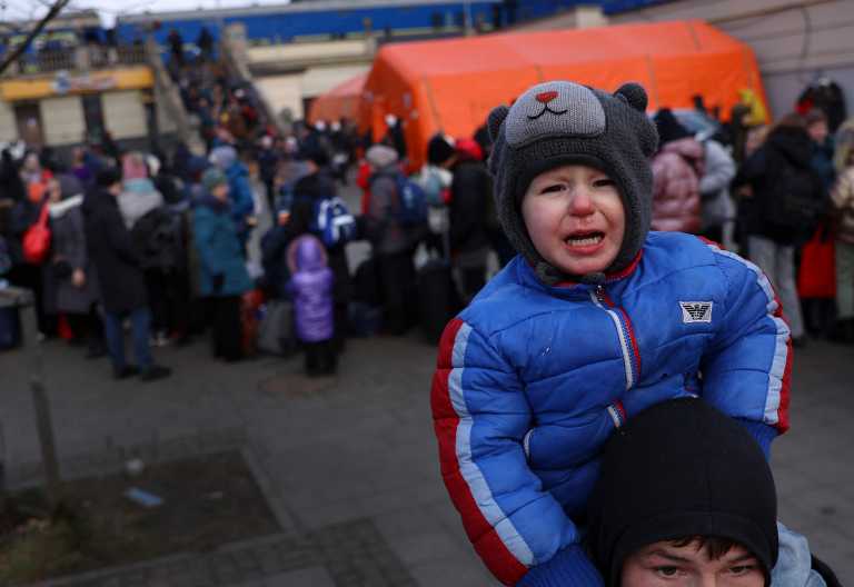 Σχοινάς: Σε ισχύ προσωρινή προστασία για Ουκρανούς πρόσφυγες σε χώρες της ΕΕ
