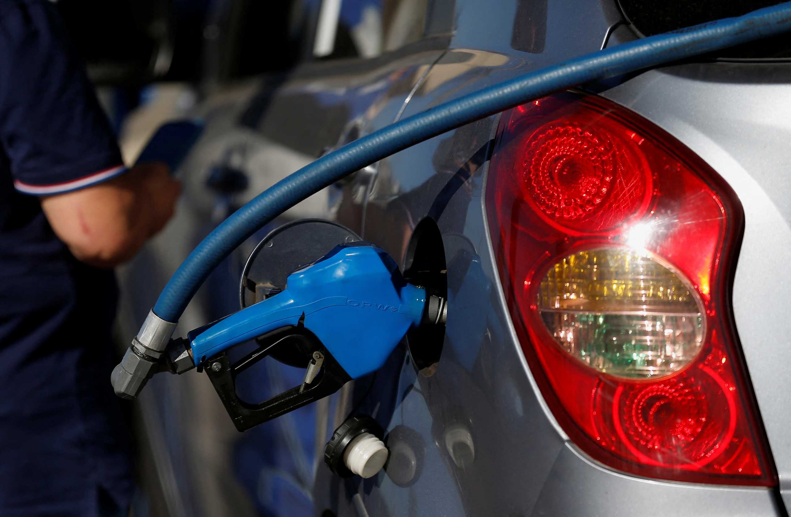 Επιδότηση καυσίμων: Με μειωμένη τιμή κατά 15 λεπτά το λίτρο και τον Μάιο το πετρέλαιο κίνησης