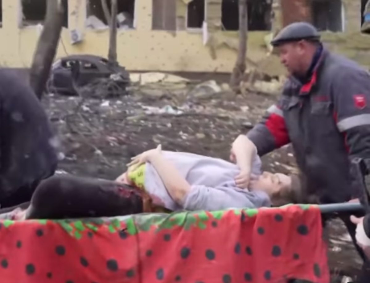 Πόλεμος στην Ουκρανία: Πέθανε έγκυος και το αγέννητο μωρό της που χτυπήθηκαν στο μαιευτήριο στη Μαριούπολη