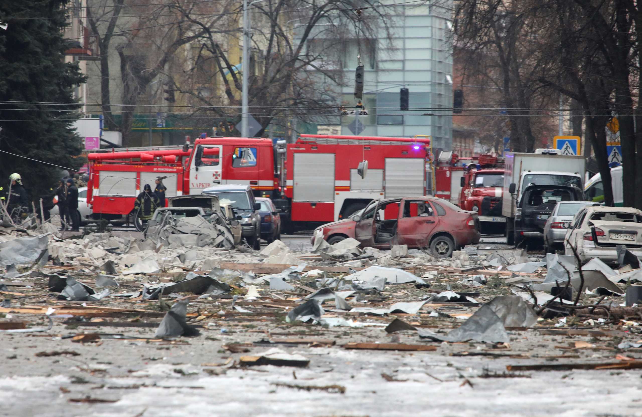 Πόλεμος στην Ουκρανία: Αναφορές για 44 νεκρούς σε συντρίμμια πολυκατοικίας στο Χάρκοβο