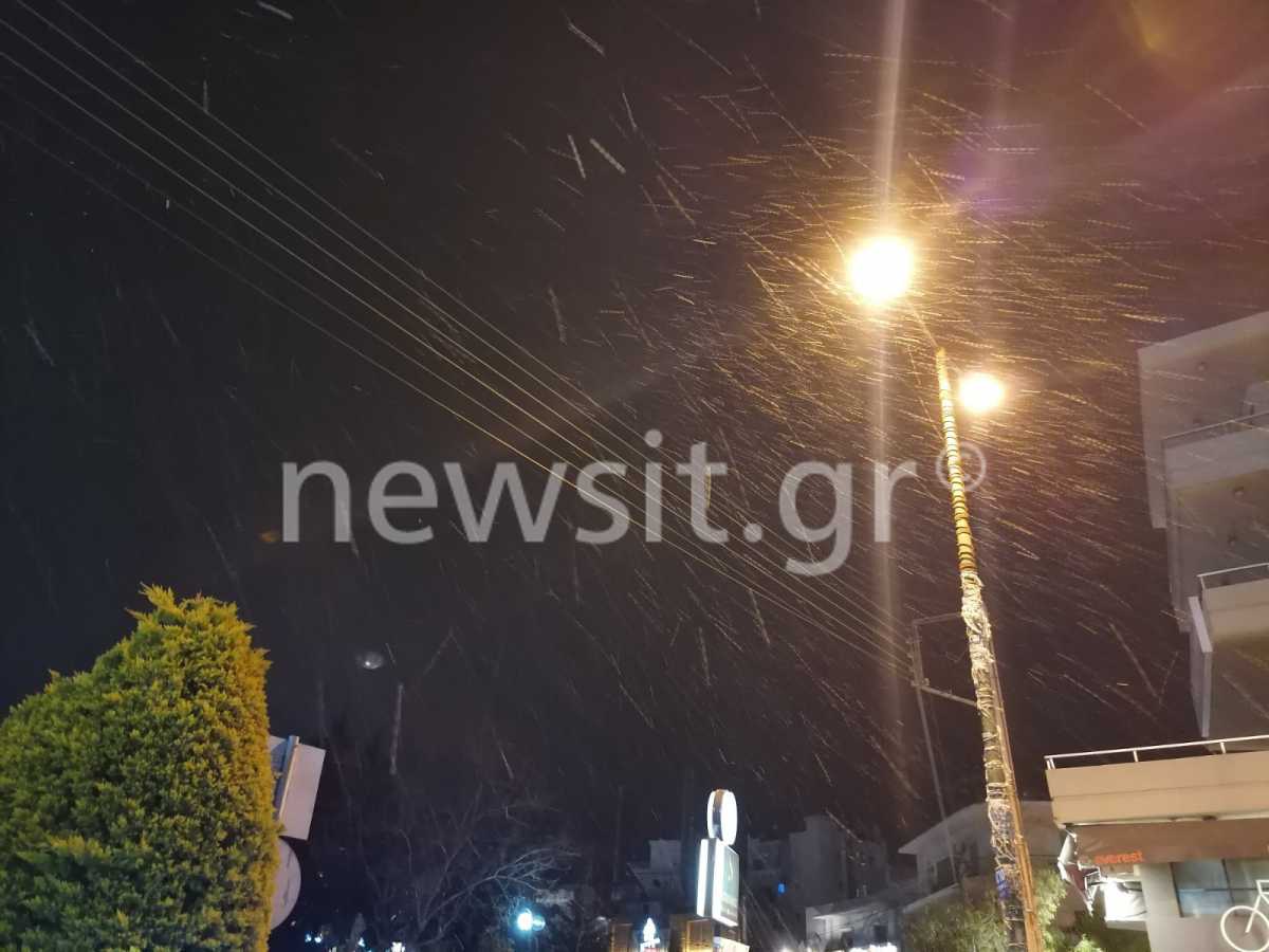 Καιρός: Χιόνι στην Αττική και τσουχτερό κρύο