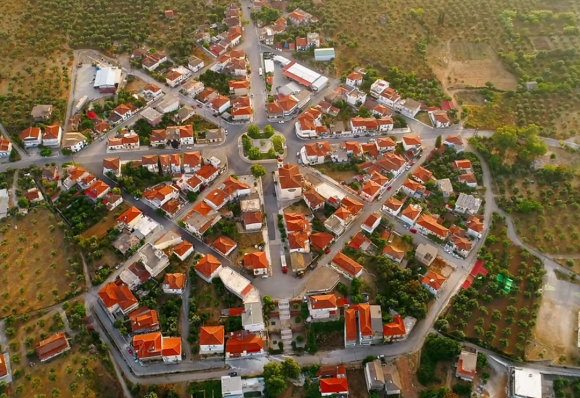 Μεσσηνία: Ένα γραφικό χωριό που είναι πολεοδομικό αριστούργημα – Οι εικόνες που εντυπωσιάζουν
