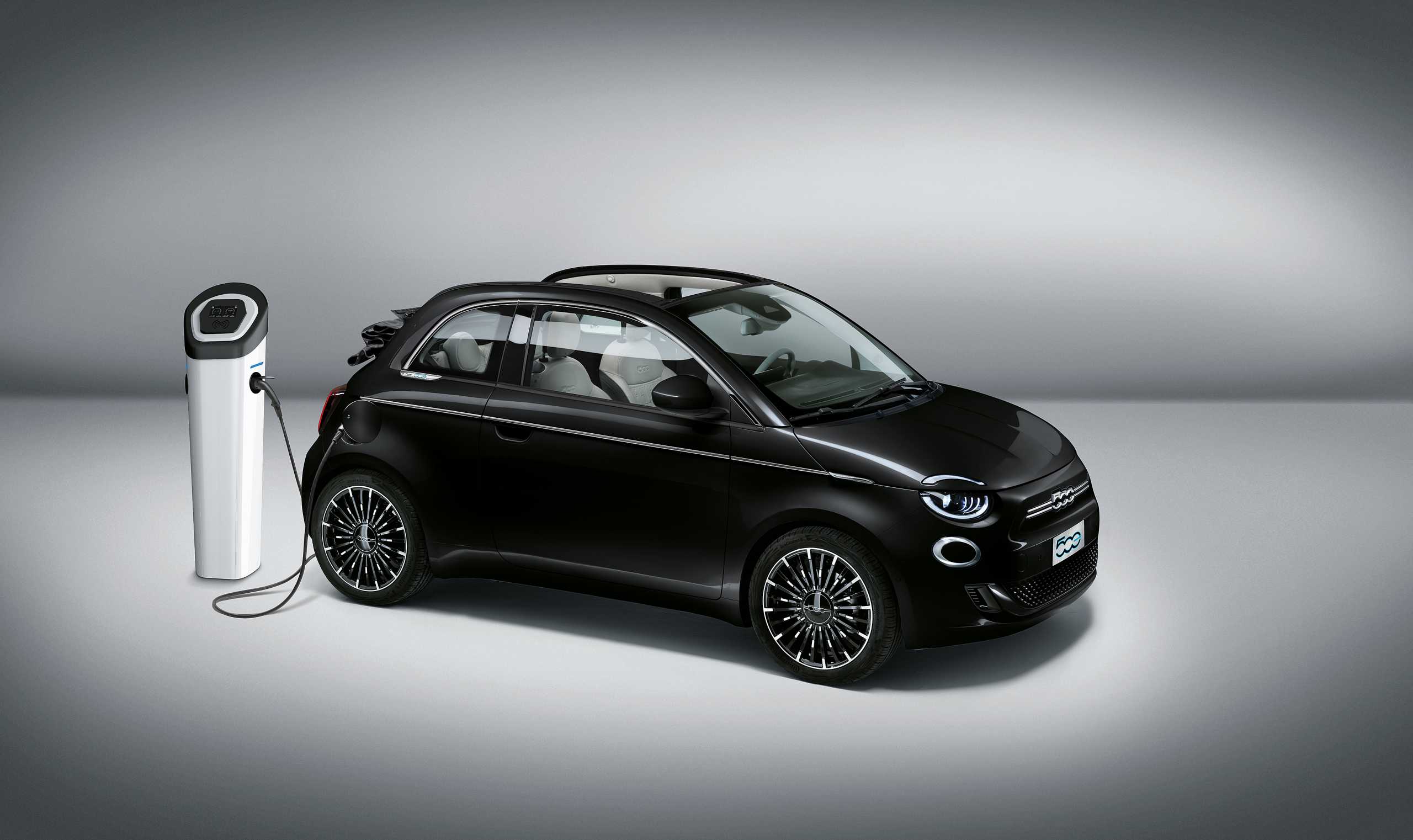 FIAT: Νέο 500 La Prima by Bocelli: H μελωδία των ηλεκτρικών οχημάτων