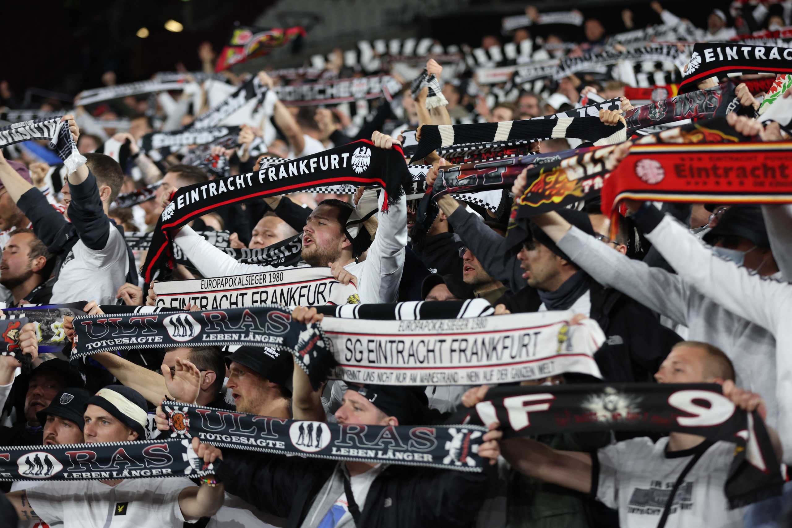 Soccer Football - Europa League - Semi Final - First Leg - West Ham United v Eintracht Frankfurt - London Stadium, London, Britain - April 28, 2022 Eintracht Frankfurt's fans celebrate after the match Action Images via Reuters