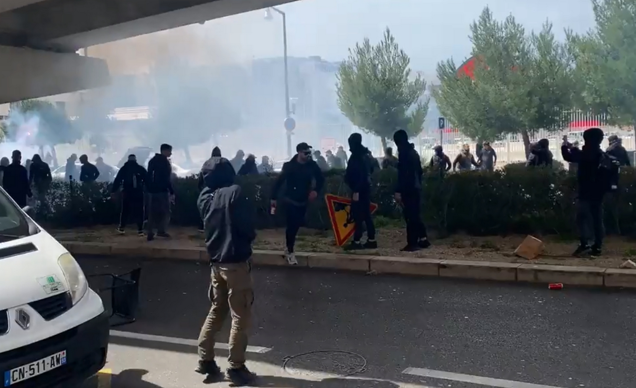 Μαρσέιγ – ΠΑΟΚ: Νέες εικόνες βίας στη Μασσαλία