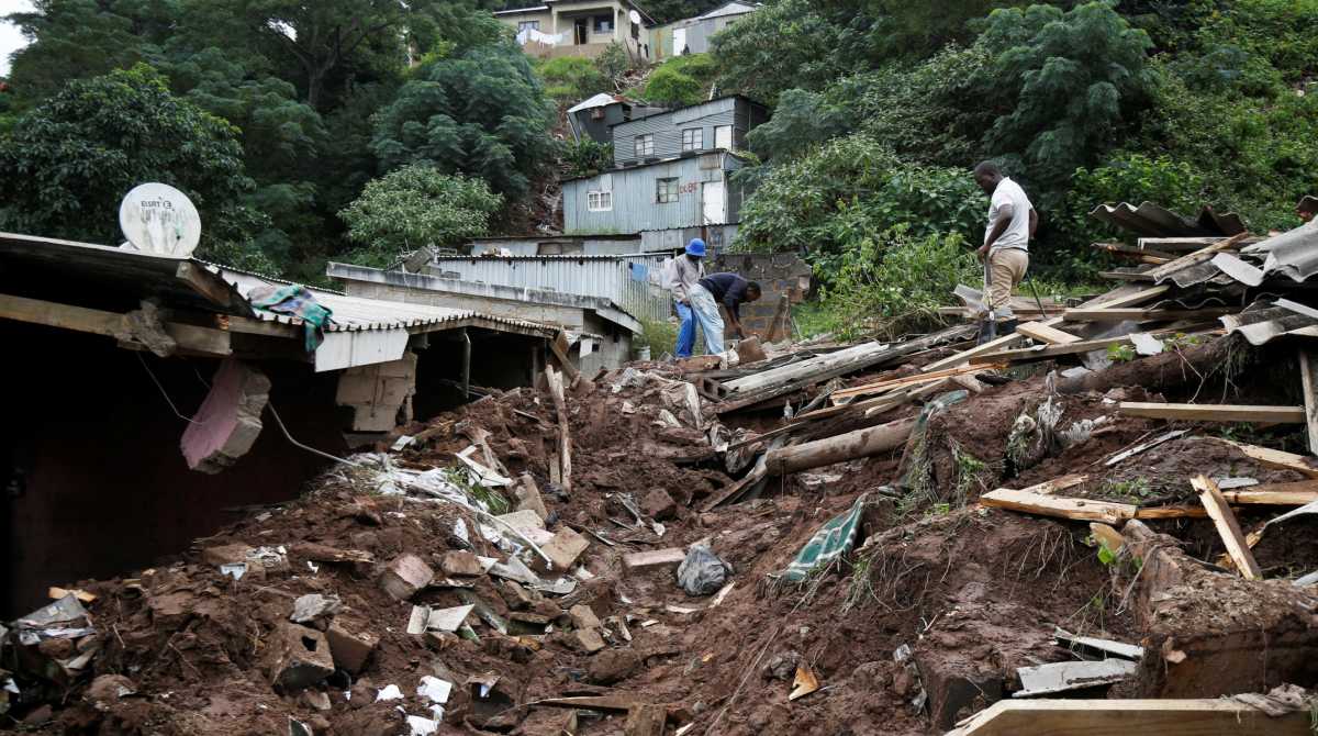 Νότια Αφρική: 253 οι νεκροί από καταστροφικές πλημμύρες – Γιγάντια επιχείρηση εκκένωσης περιοχών