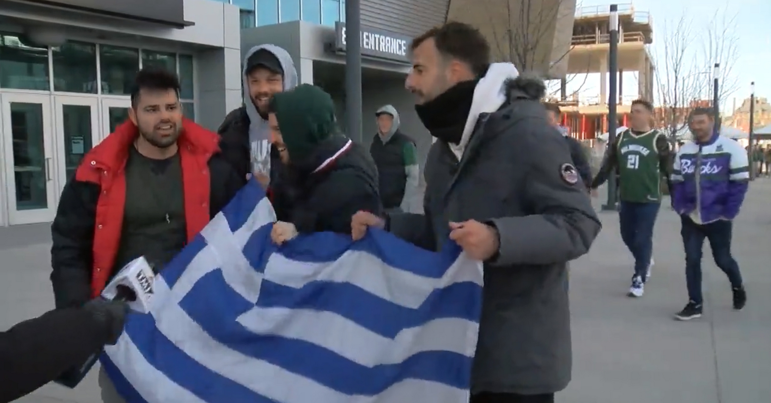 «Επικό» video με Έλληνες στο Μιλγουόκι: «Μπακς ό,τι σας λέω»