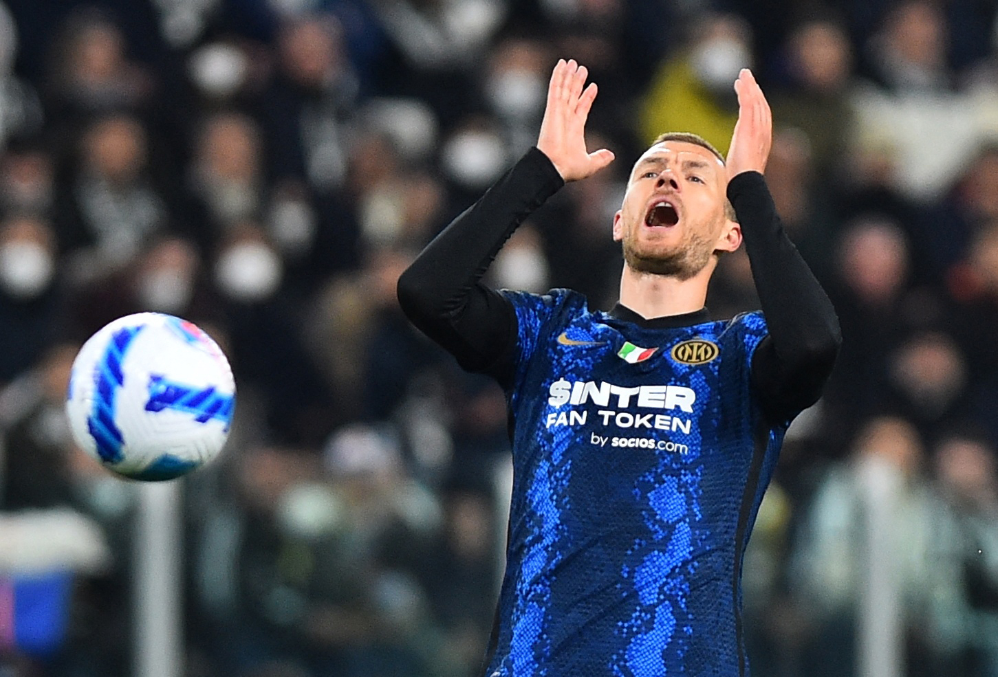 Soccer Football - Serie A - Juventus v Inter Milan - Allianz Stadium, Turin, Italy - April 3, 2022 Inter Milan's Edin Dzeko reacts REUTERS