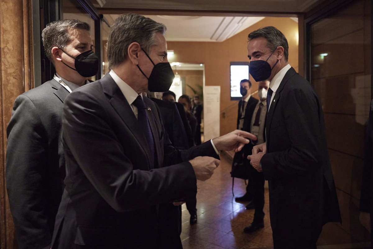 Επικοινωνία Μητσοτάκη με τον ΥΠΕΞ των ΗΠΑ: Συνεχίζουμε τη στενή συνεργασία ενάντια στη ρωσική εισβολή