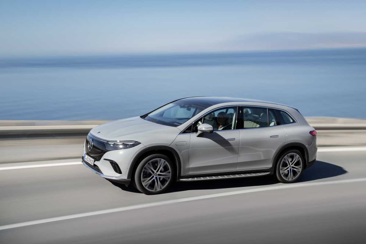 Η νέα Mercedes-Benz EQS SUV παρέχει αυτονομία 660 χλμ.